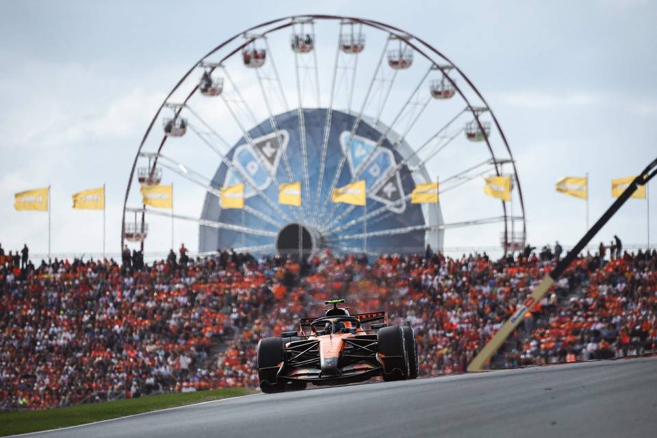Hallitseva mestari Norris kamppaili toiseen peräkkäiseen F1-voittoon, Antonelli säilyttää vahvan MM-johtonsa. Hallitseva mestari Norris kamppaili toiseen peräkkäiseen F1-voittoon, Antonelli säilyttää vahvan MM-johtonsa. 1