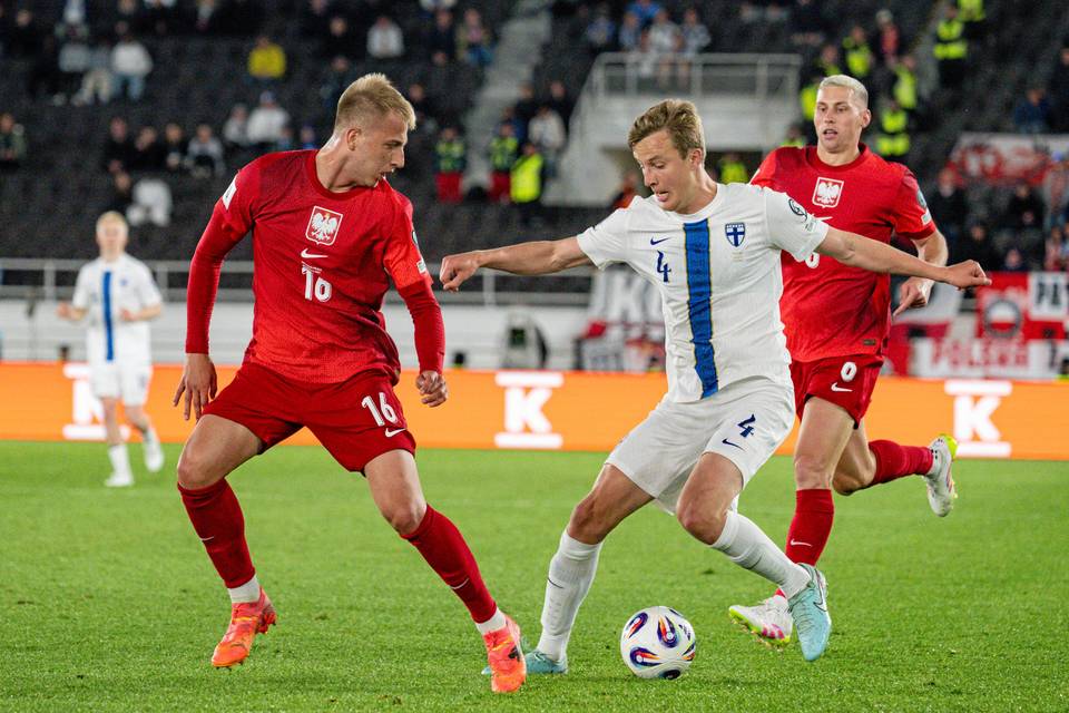 Huuhkaja-puolustaja Robert Ivanov siirtyi Veikkausliigaan – FC Inter lisäsi riveihinsä kolme pelaajaa. 1
