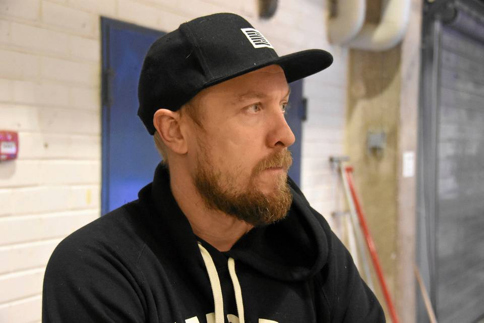 Iisalmeen saapuu lisää jääkiekkolegendaarisia pelaajia. Iisalmeen saapuu lisää jääkiekkolegendaarisia pelaajia. 1