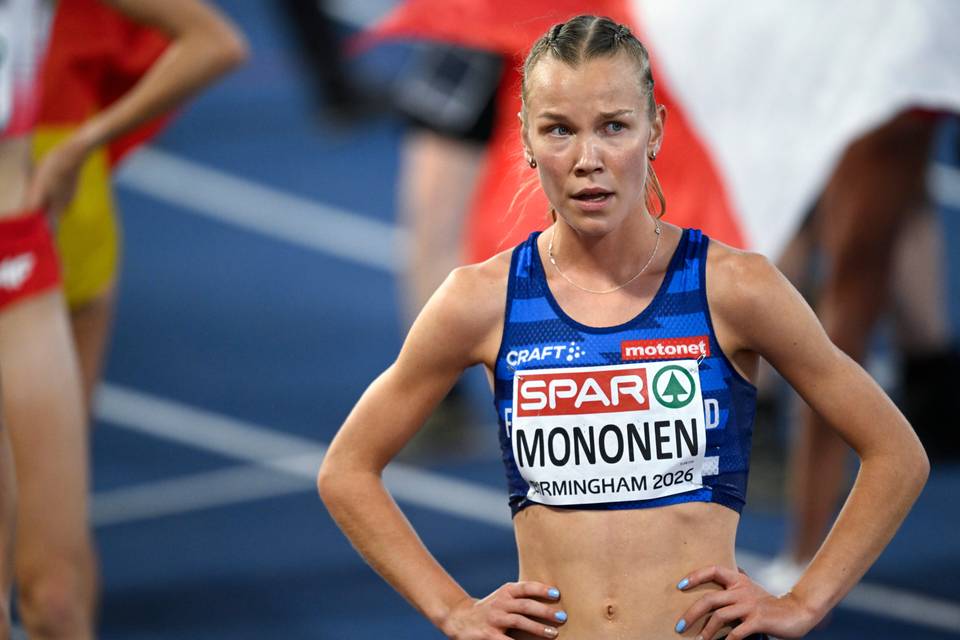 Ilona Mononen jättää kymppitonnin väliin Birminghamissa. 1