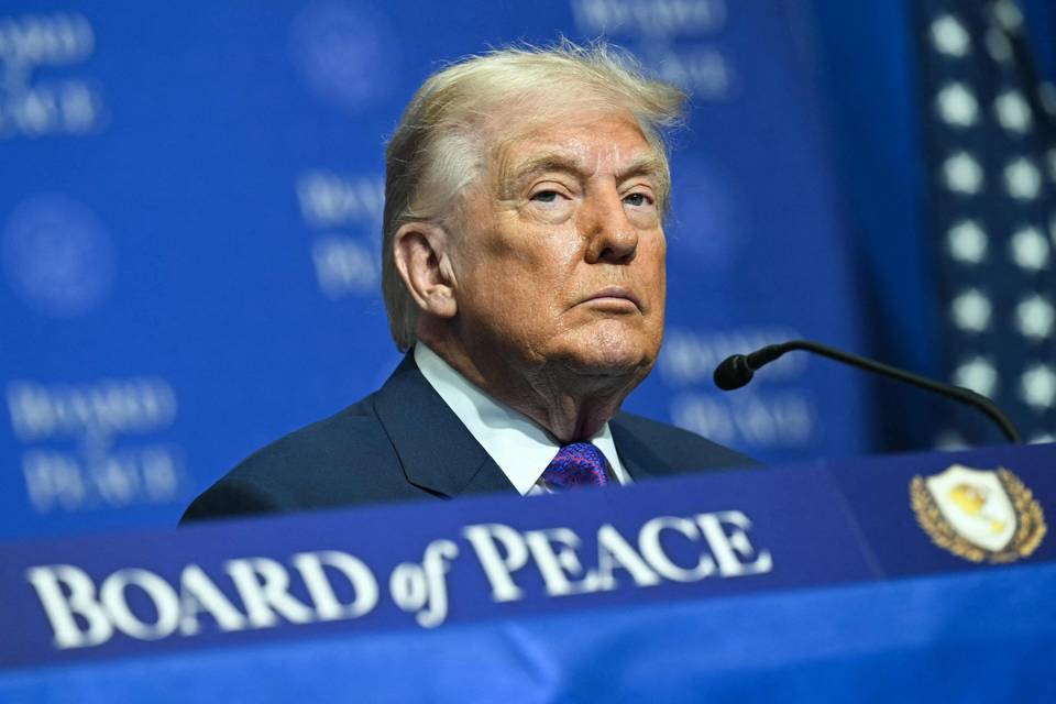 Israel vetäytyy Gazasta vasta Hamasin aseiden luovutuksen jälkeen, toteaa Trumpin rauhanneuvosto. Israel vetäytyy Gazasta vasta Hamasin aseiden luovutuksen jälkeen, toteaa Trumpin rauhanneuvosto. 1