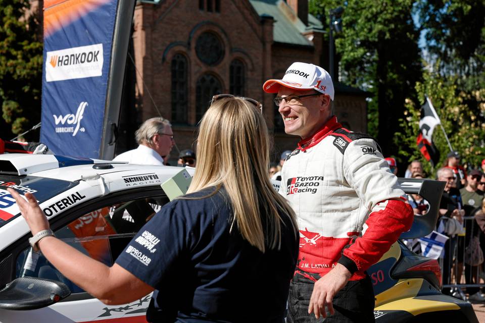 Jari-Matti Latvala ylisti psykologian merkitystä ja muisteli elämänsä haasteita – "Halusin todistaa vielä kerran" Jari-Matti Latvala ylisti psykologian merkitystä ja muisteli elämänsä haasteita – "Halusin todistaa vielä kerran" 1