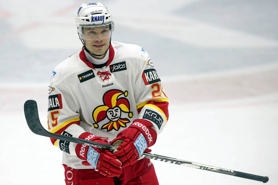 Jarkko Ruutua kritisoitiin hänen pelitapansa vuoksi – nyt hän avaa, miksi se oli perusteltua. Jarkko Ruutua kritisoitiin hänen pelitapansa vuoksi – nyt hän avaa, miksi se oli perusteltua. 1