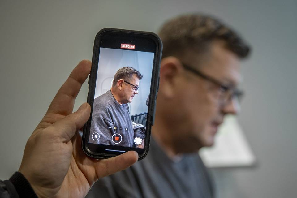 Jens Ihle hakee valtiolta miljoonan euron korvauksia Anneli Auerin esimerkin mukaisesti. 1