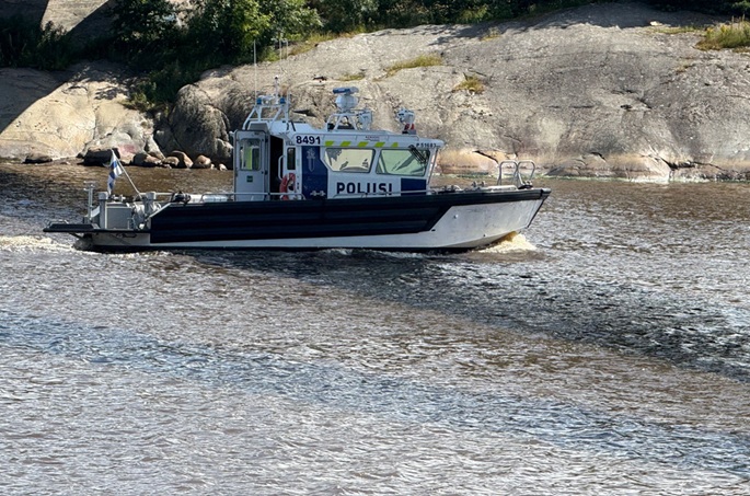 Kaksi hukkui Joensuussa, Iisalmessa, kaksi löytyi kuolleena Raumalta ja Paraisilta. 1