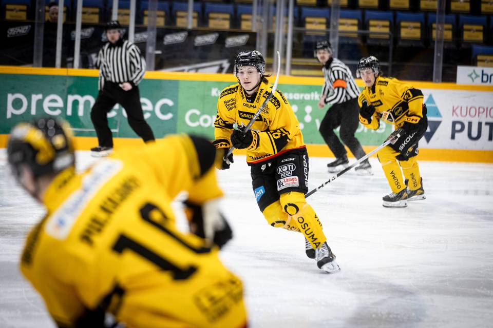 KalPa-pelaajat esittelevät taitojaan MM-kisajoukkueen valitsijoille 2