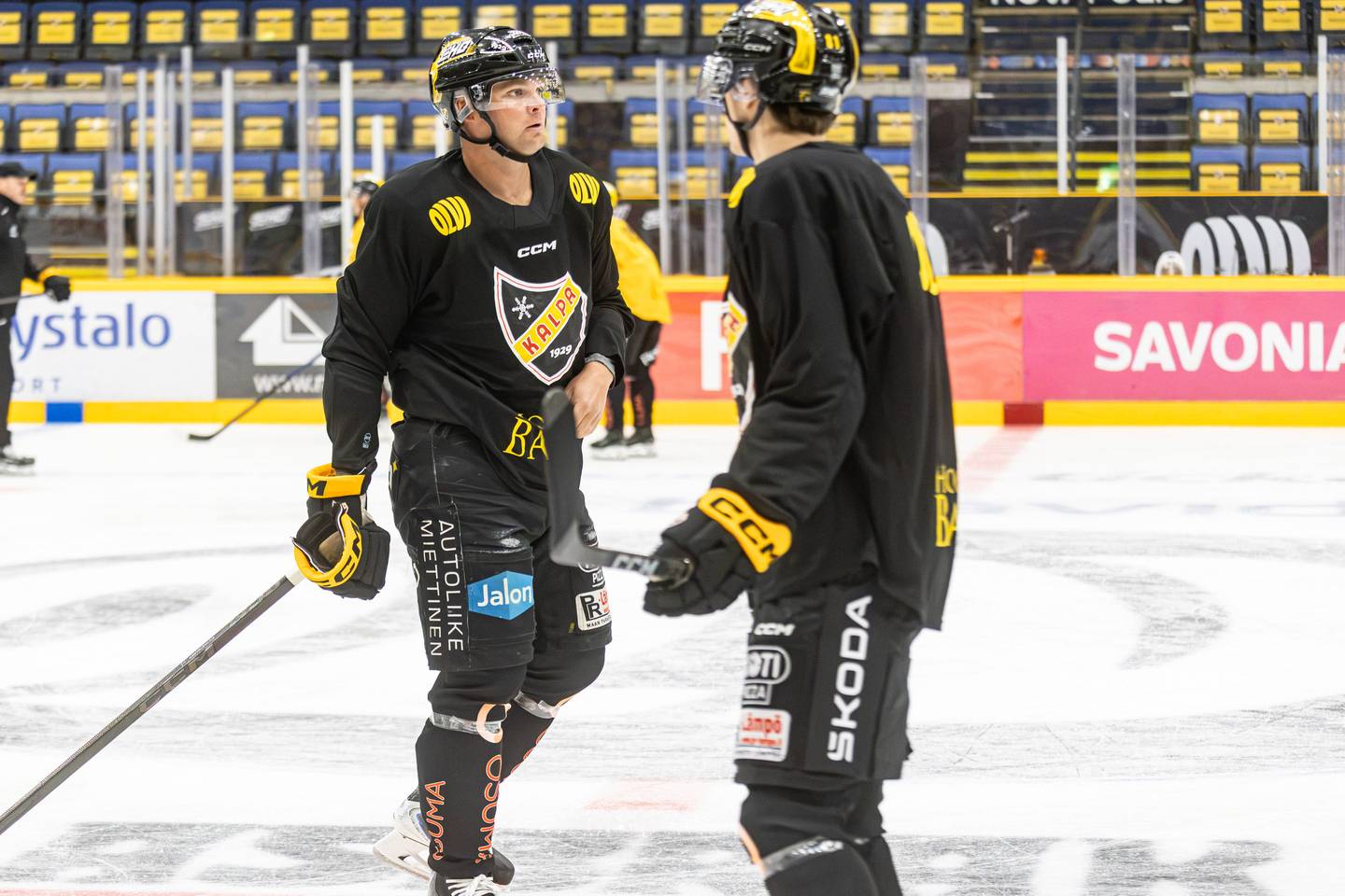 KalPa:n Teemu Hartikainen laihtui kesän aikana ja löysi innostuksen sauvakävelystä. KalPa:n Teemu Hartikainen laihtui kesän aikana ja löysi innostuksen sauvakävelystä. 1