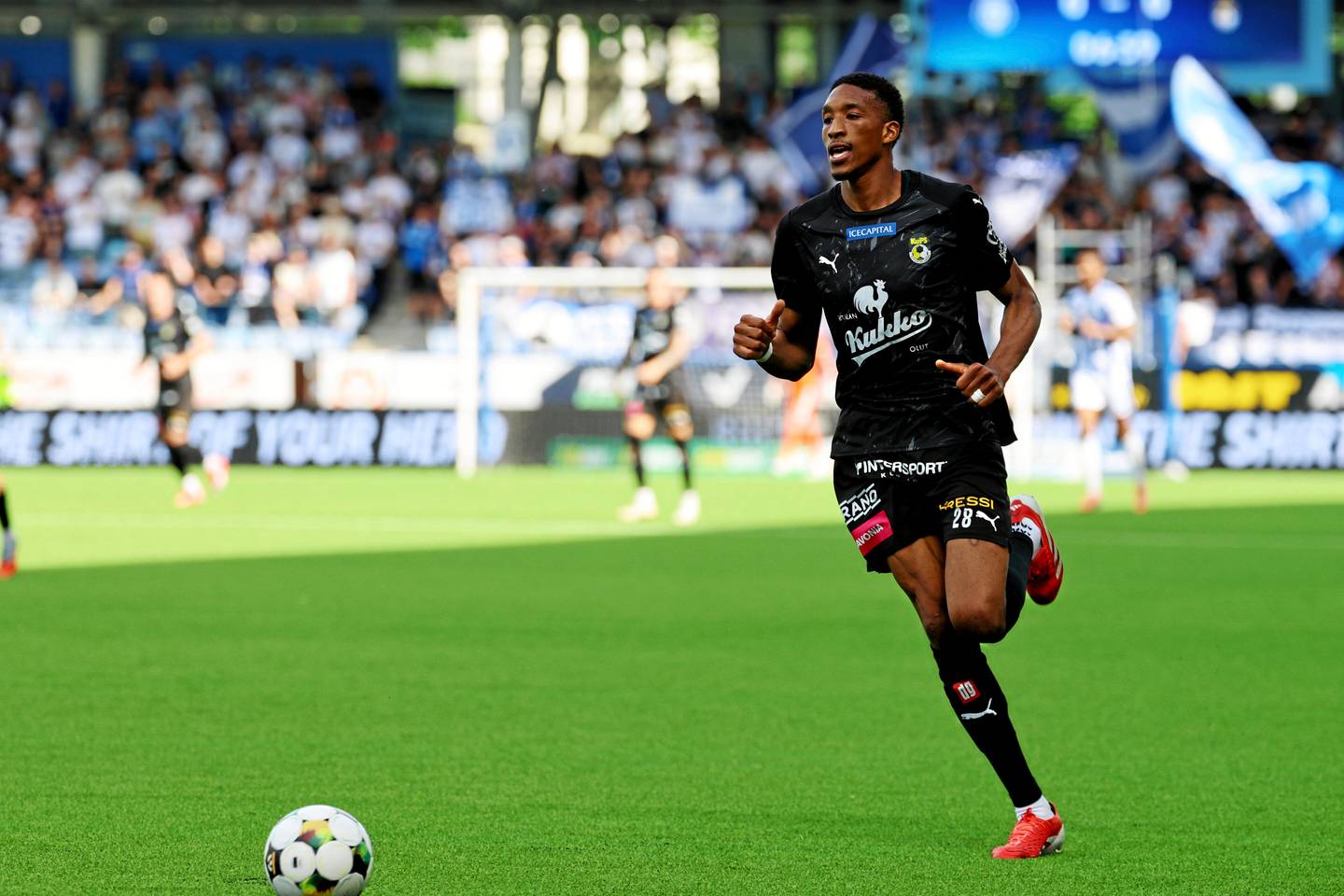 KuPS harjoitteli FC Lahti -ottelua varten kuopiolaisessa lähiössä kotistadioninsa sijaan. 1