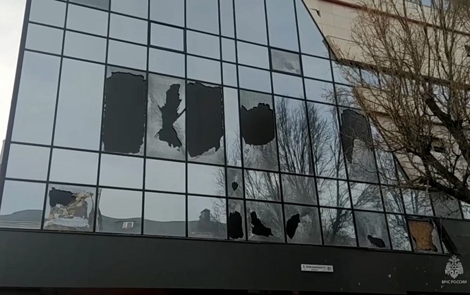 Kymmenen kuollut, kymmeniä loukkaantunut Ukrainan dronehyökkäyksissä Venäjän alueilla. 1