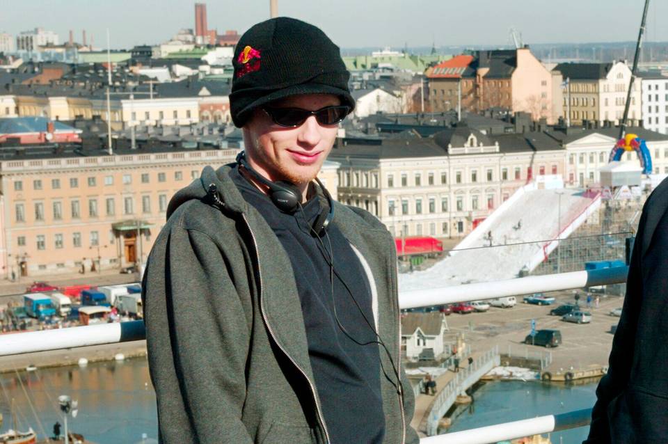 Lumilautailun nuorten maailmanmestari Henri Sankala kuoli 44-vuotiaana Lumilautailun nuorten maailmanmestari Henri Sankala kuoli 44-vuotiaana 1