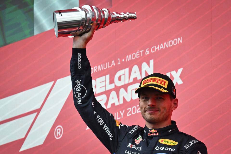 Max Verstappen solmi laajan jatkosopimuksen Red Bullin kanssa. Max Verstappen solmi laajan jatkosopimuksen Red Bullin kanssa. 1