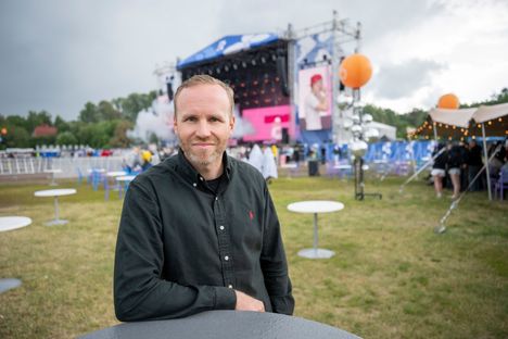 Ministeri Mika Poutala loukkaantui vakavasti traktorionnettomuudessa 1