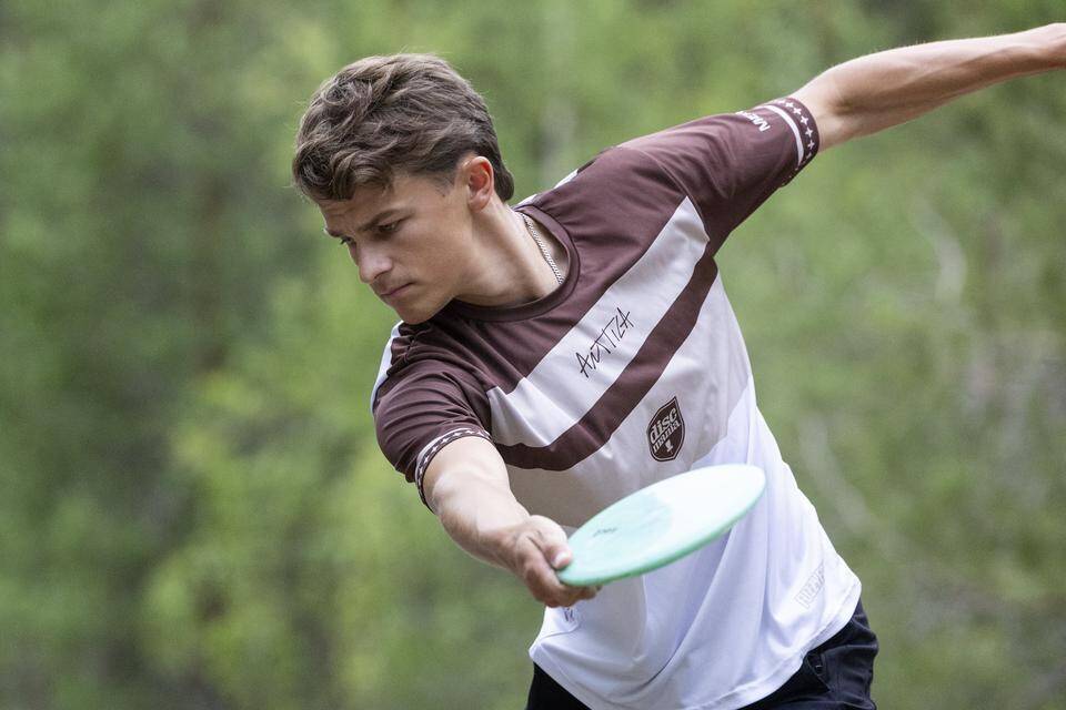 MM-frisbeegolfissa erinomaiset suomalaismahdollisuudet, Niklas Anttilakin on mitalikeskustelussa mukana. MM-frisbeegolfissa erinomaiset suomalaismahdollisuudet, Niklas Anttilakin on mitalikeskustelussa mukana. 1