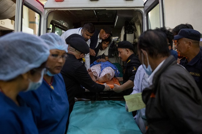 Nepalin tulvissa kuolleiden määrä noussut 475:een, satoja kateissa 1