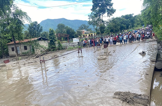 Nepalin tulvissa kuollut 175 ja 476 ulkomaalaista kateissa 1