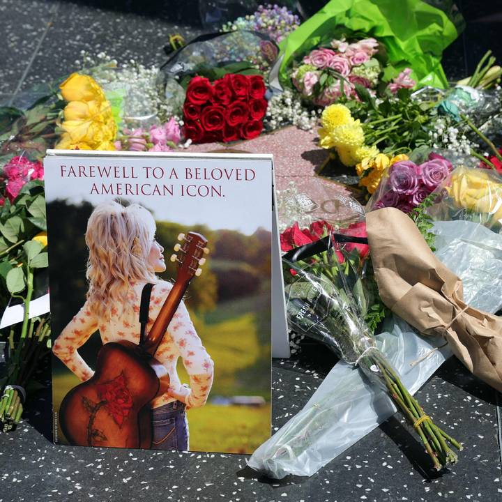 Näin maailmalla kunnioitetaan edesmennyttä Dolly Partonia: "Hän oli ikoni jopa nuorille, jotka kuuntelevat pääasiassa räppiä." 2