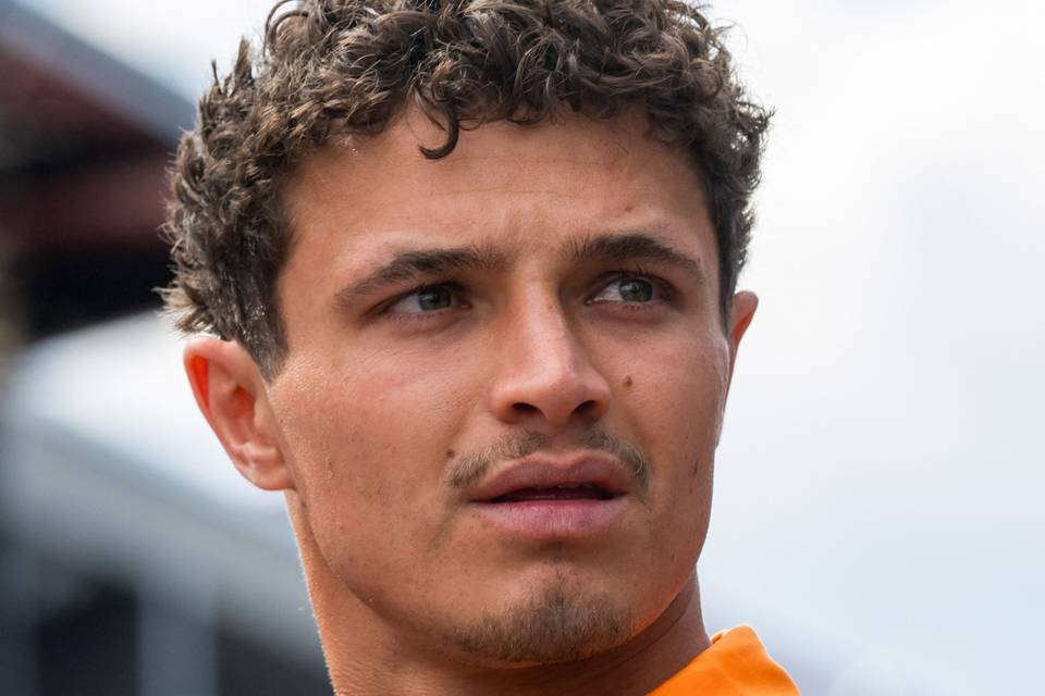 Norris saavutti paalupaikan Hollannissa, sprinttikilpailun voittanut Russell myös eturiviin. Norris saavutti paalupaikan Hollannissa, sprinttikilpailun voittanut Russell myös eturiviin. 1