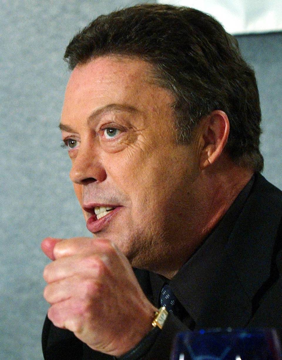 Näyttelijä Tim Curry on menehtynyt. 1
