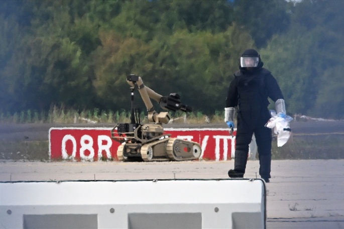 Poliisi takavarikoi droneja Ukrainan lentokoneen läheltä saksalaiselta lentokentältä. 1