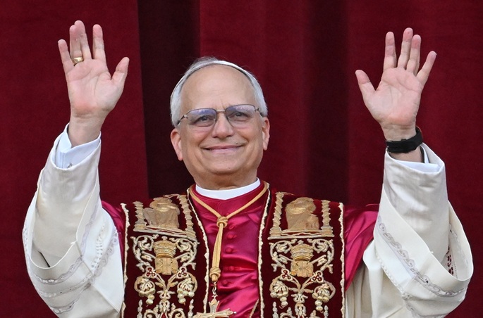 Pope toistaa vaatimuksensa väkivallan lopettamiseksi Länsirannalla ja korostaa kahden valtion ratkaisun tarvetta. 1