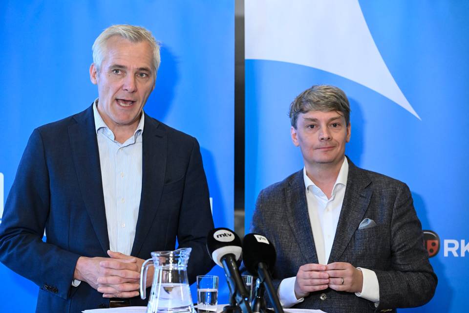 RKP aikoo palauttaa työttömyysturvan suojaosan – kokoomus ei ole valmis perääntymään RKP aikoo palauttaa työttömyysturvan suojaosan – kokoomus ei ole valmis perääntymään 1