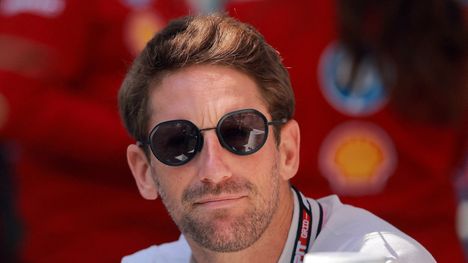 Romain Grosjean törmäsi lintuun – Peta pöyristyi 2 Romain Grosjean törmäsi lintuun – Peta pöyristyi 1