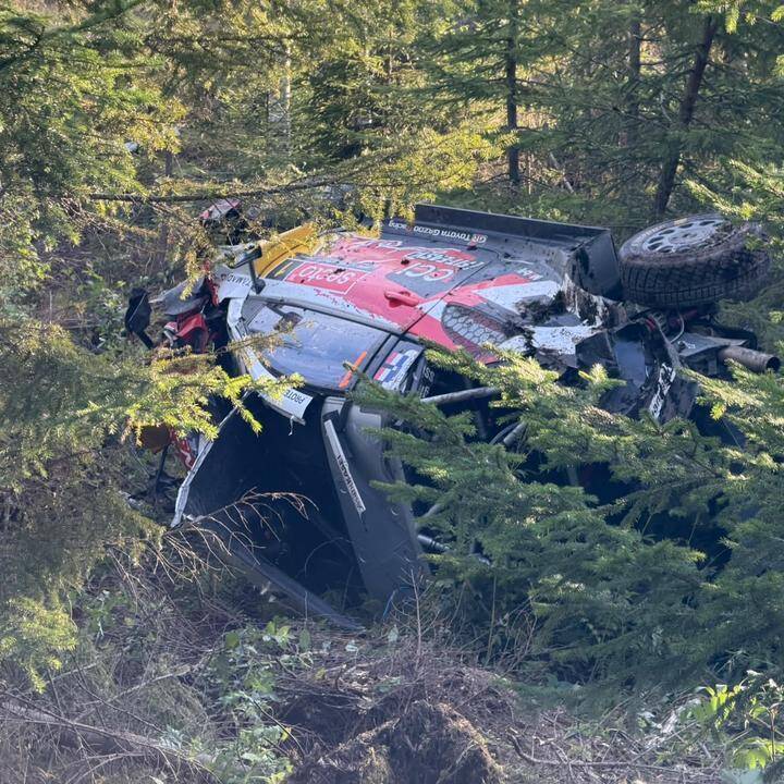 Sébastien Ogier kuljetettiin helikopterilla sairaalaan – näin Toyota näytti kovan ulosajon jälkeen Sébastien Ogier kuljetettiin helikopterilla sairaalaan – näin Toyota näytti kovan ulosajon jälkeen 1