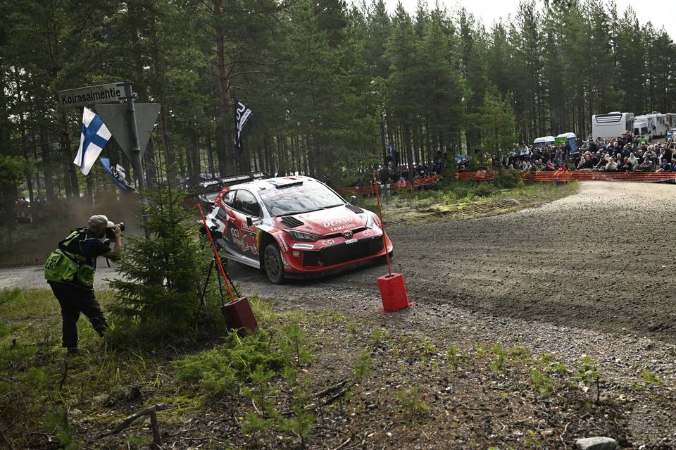 Sebastien Ogier ilmoitti sairaalasta: "Molemmat voivat hyvin, se on tärkeintä" Sebastien Ogier ilmoitti sairaalasta: "Molemmat voivat hyvin, se on tärkeintä" 1
