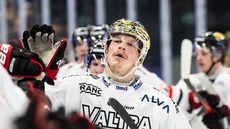 SM-liiga: Surkea uutinen JYPin tähtipuolustajalle Teemu Eroselle 2 SM-liiga: Surkea uutinen JYPin tähtipuolustajalle Teemu Eroselle 1