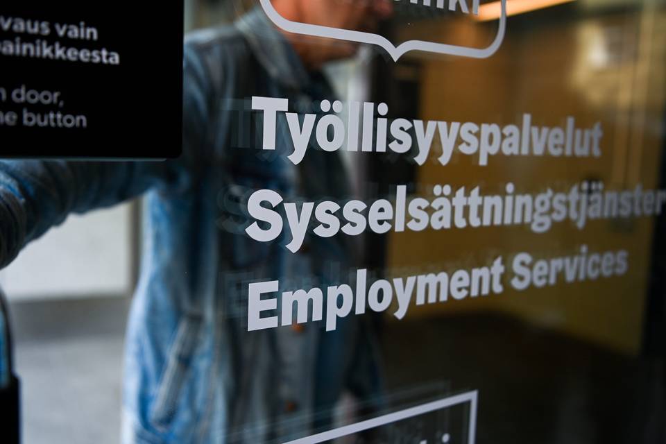 Soste vaatii suurten työnantajien osallistuvan pitkäaikaistyöttömyyden ehkäisyyn. 1