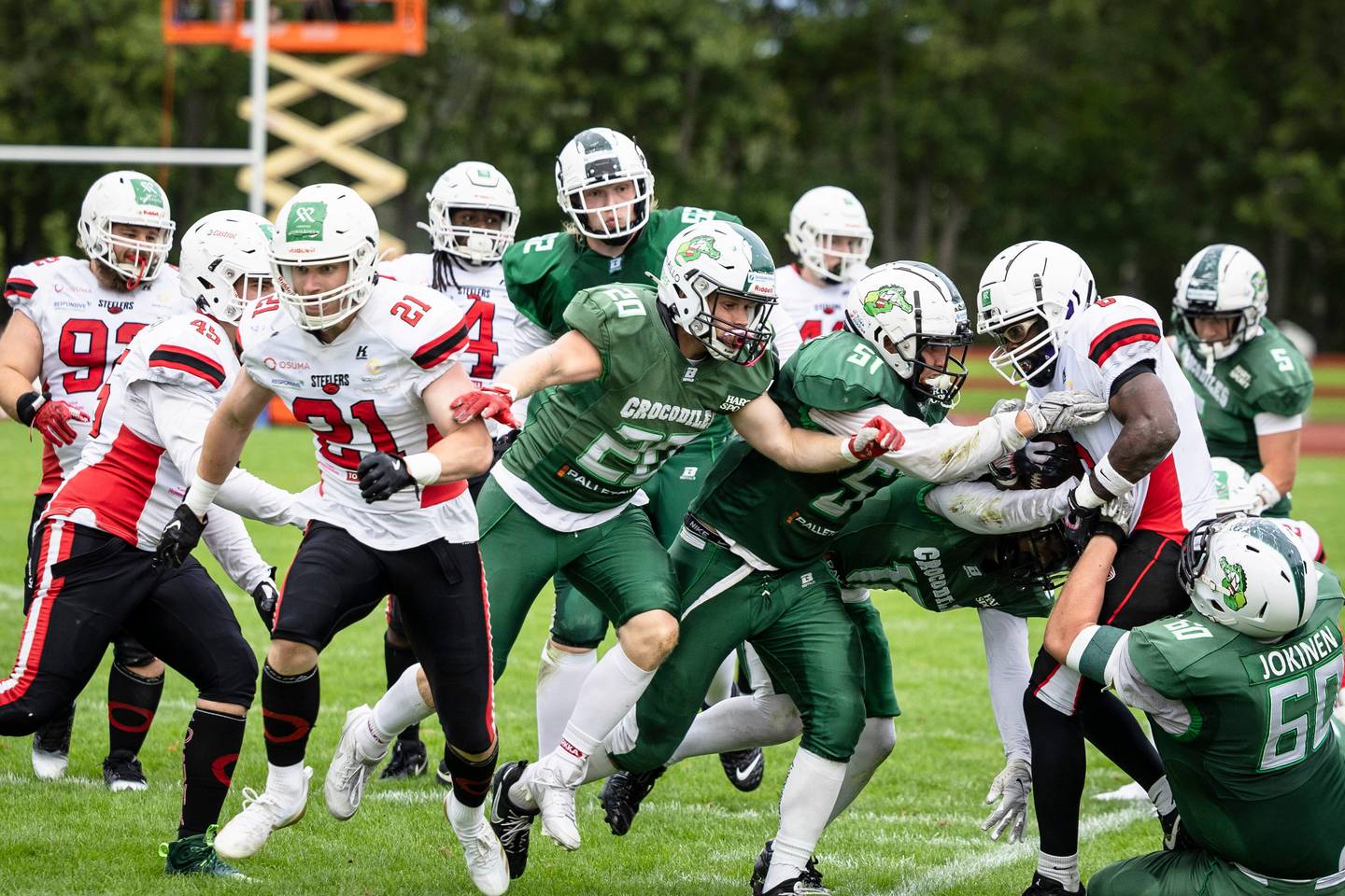 Steelers nousi sarjan kärkeen voitettuaan Crocodilesin. 1