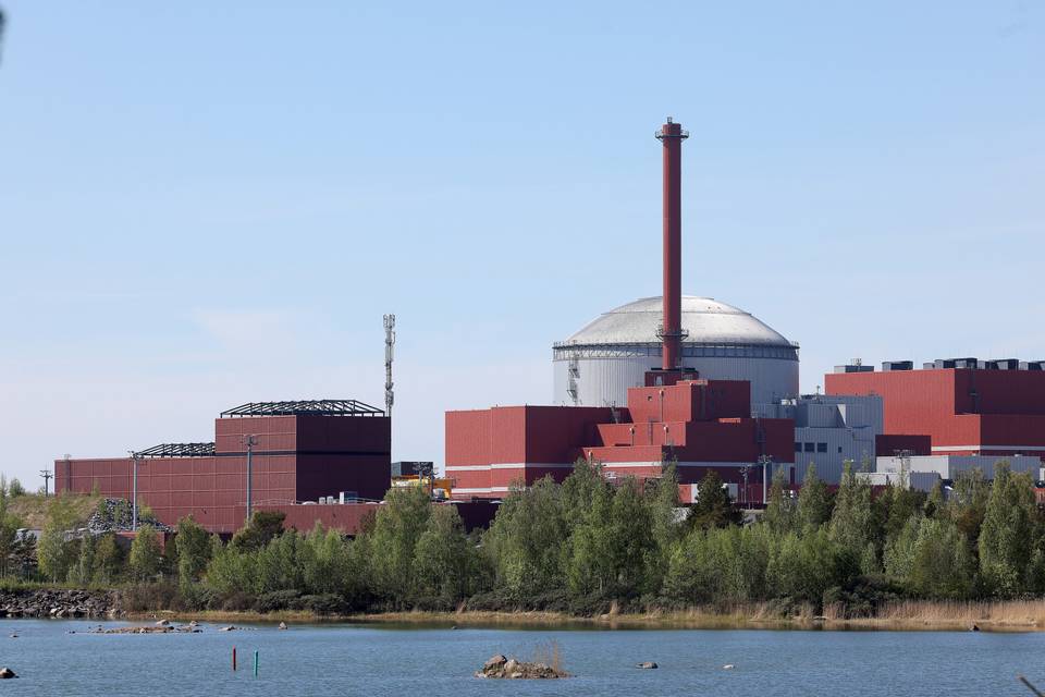 Säteilyturvakeskus tukee ydinjätteen loppusijoitusluvan myöntämistä Olkiluodossa. 1
