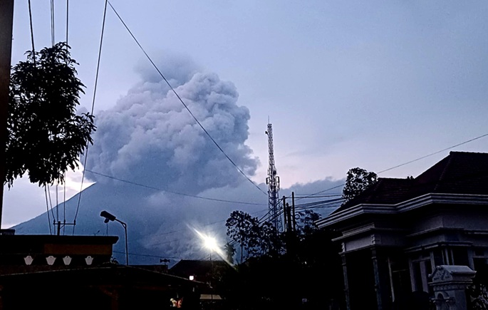 Suomi tukee ilmailuturvallisuutta Indonesiassa. 1