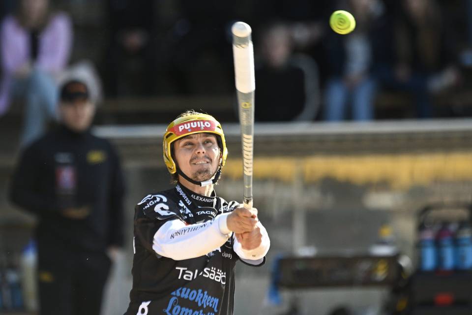 Superpesis-pelaaja Kasperi Kaksonen eristyksissä seuratoiminnasta – taustalla huumausaineen käyttörikkomus Superpesis-pelaaja Kasperi Kaksonen eristyksissä seuratoiminnasta – taustalla huumausaineen käyttörikkomus 1