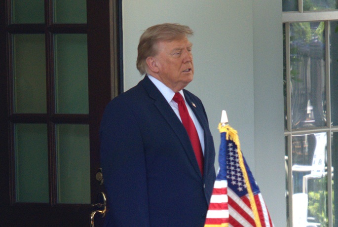 Trumpia vastaan nostettu kanne Truth Socialin ennakkopääsyn myynnistä 1