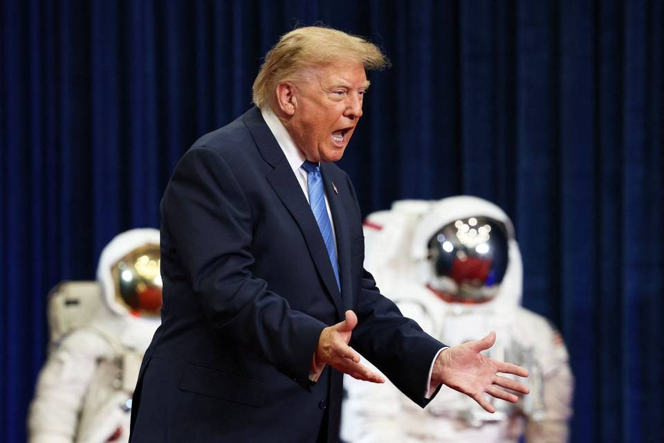 Trumpin teleprompterin käyttäjä tuomittiin laittomasta vedonlyönnistä 1