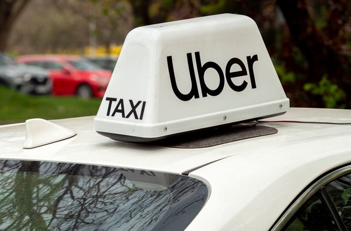 Uberille langetettiin 825 miljoonan euron sakko automaattisten kuljettajadeaktivoitumisten vuoksi. 1