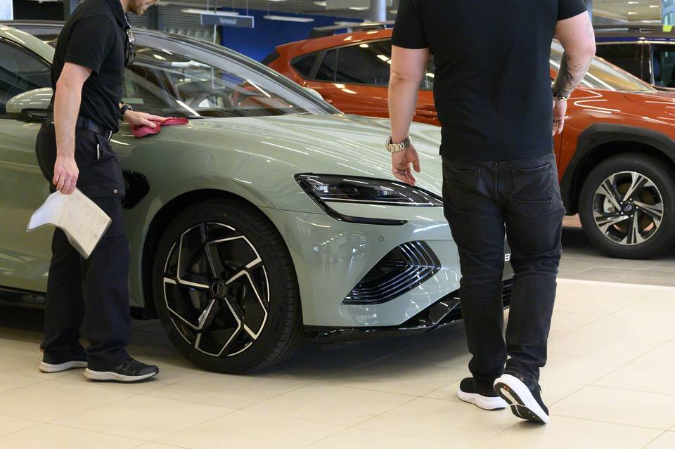 Uusien autojen myynti kääntyi kasvusuuntaan alkuvuodesta. 1