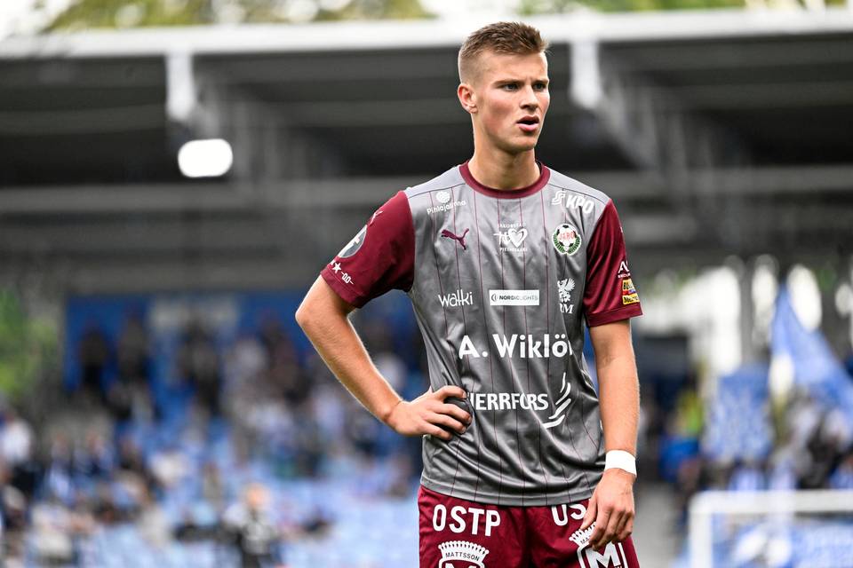 Veikkausliiga-seuran siirtoikkuna ei sujunut ongelmitta: keskeisellä hyökkääjällä ei edelleenkään ole työlupaa. Veikkausliiga-seuran siirtoikkuna ei sujunut ongelmitta: keskeisellä hyökkääjällä ei edelleenkään ole työlupaa. 1
