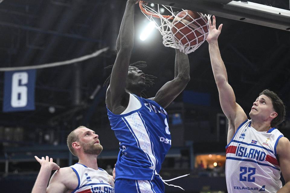 Will Hardy ja Jazzin avainpelaajat seurasivat Suomen voittoa Islannista. Will Hardy ja Jazzin avainpelaajat seurasivat Suomen voittoa Islannista. 1