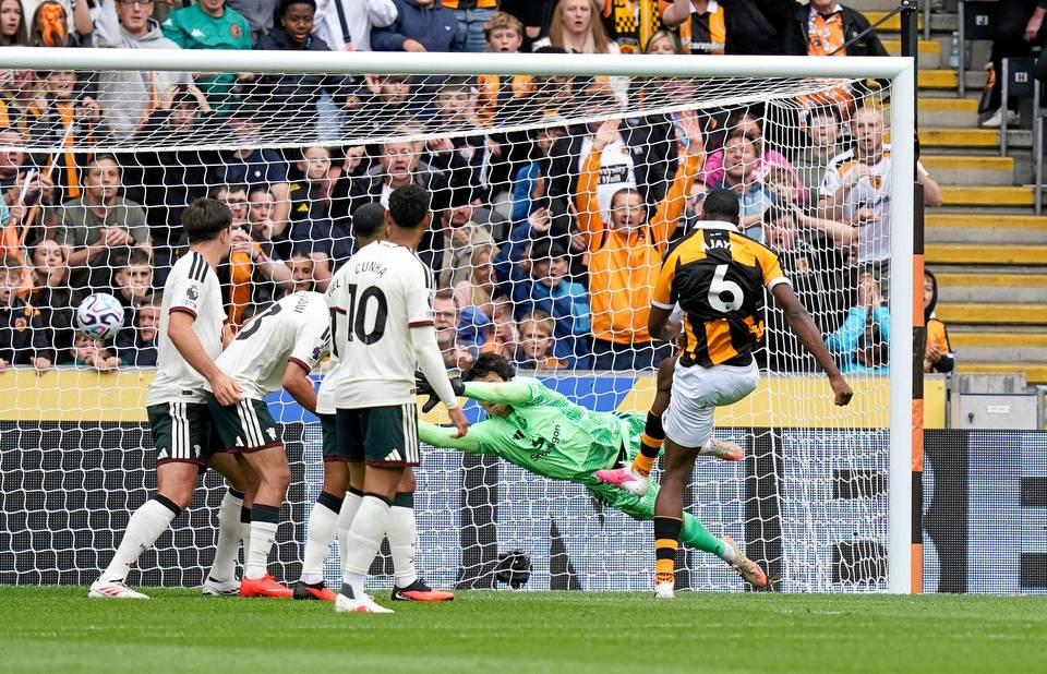 Yllättävä voitto Valioliigassa – nousijajoukkue voitti Manchester Unitedin Yllättävä voitto Valioliigassa – nousijajoukkue voitti Manchester Unitedin 1