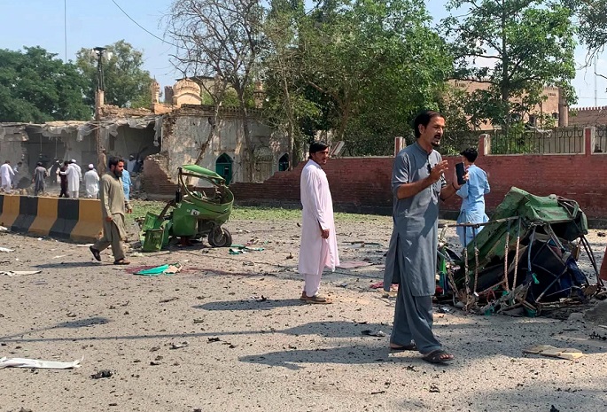 16 kuollut kahdessa itsemurhajättipommi-iskussa Pakistanin luoteisosassa 1