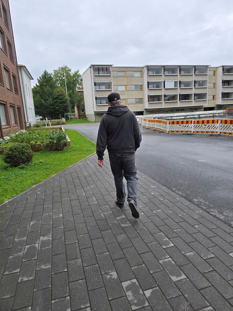27-vuotiasta epäillään kahdesta murhasta – nuoret naapurit järkyttyivät: ”Tuntuu kauhealta ajatella” 14 27-vuotiasta epäillään kahdesta murhasta – nuoret naapurit järkyttyivät: ”Tuntuu kauhealta ajatella” 13