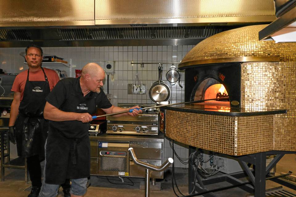 90 000 pizzaa paistanut kokki paljastaa, mikä virhe tuo pizzaan kitkerän maun 10