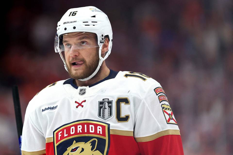 Aleksander Barkov osui heti paluuottelussaan – ensimmäinen maali Pohjois-Amerikassa yli 15 kuukauteen Aleksander Barkov teki maalin heti paluuottelussaan – ensimmäinen Pohjois-Amerikassa yli 15 kuukauteen 1