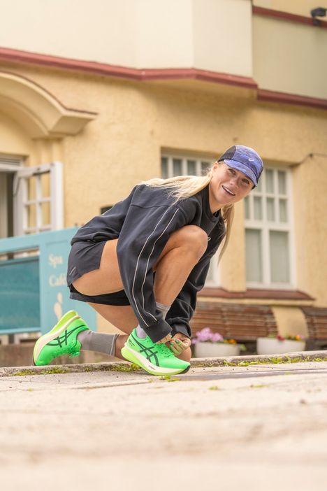 Alisa Vainio ei saa kertoa kengistään 5