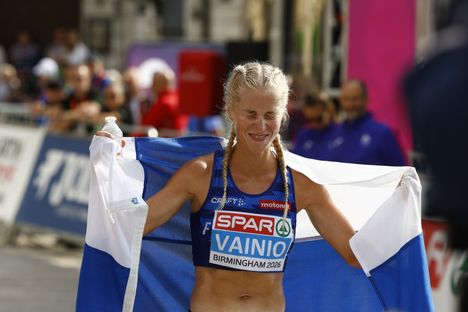 Alisa Vainio: Nyt puhuu Euroopan mestari 2 Alisa Vainio: Nyt puhuu Euroopan mestari 1