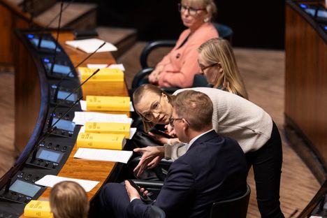 Analyysi: Vasemmistoliitto ja vihreet nuoleskelevat jo keskustaa 7