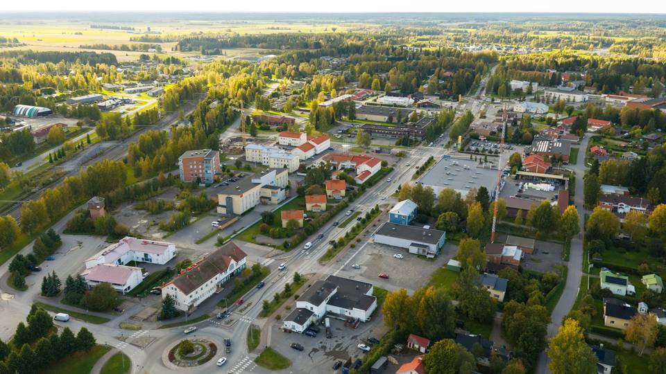 Datakeskuskuntien odotukset ovat kovat, mutta suunnitelmista tiedetään vähän: "Teidän täytyy kysyä Googlelta" Datakeskuskuntien odotukset ovat kovat, mutta suunnitelmista tiedetään vähän: ”Teidän täytyy kysyä Googlelta” 1