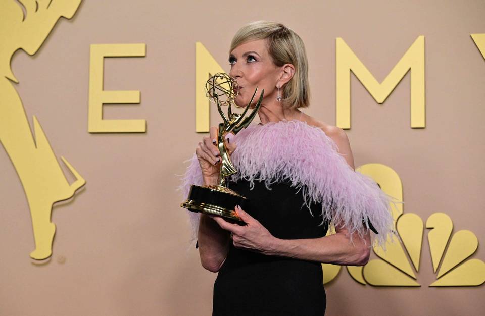 Emmy-gaalassa The Pitt palkittiin jälleen parhaana draamana, Widow's Bay rikkoi komediaennätyksiä 1